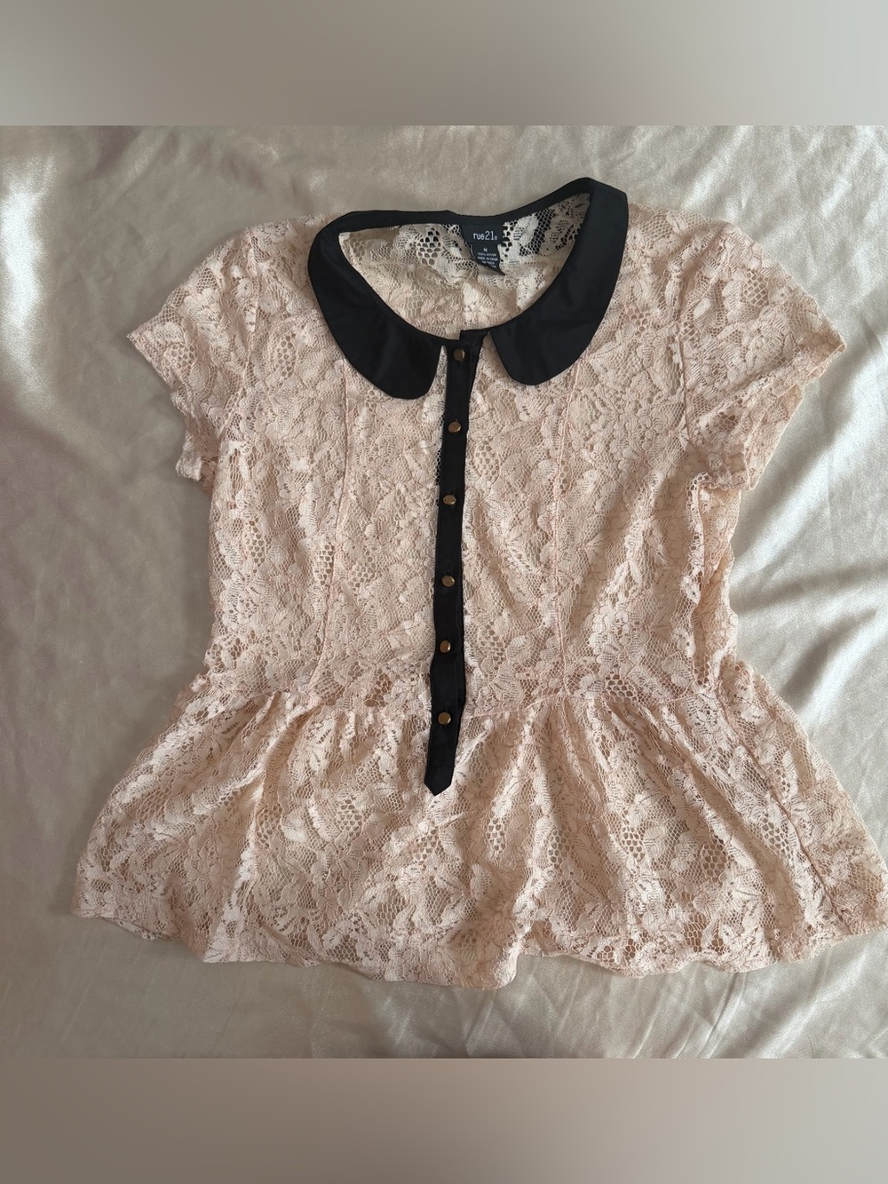 VTG rue21 Coquette Lace Peter Pan Collar Peplum Blouse • Medium